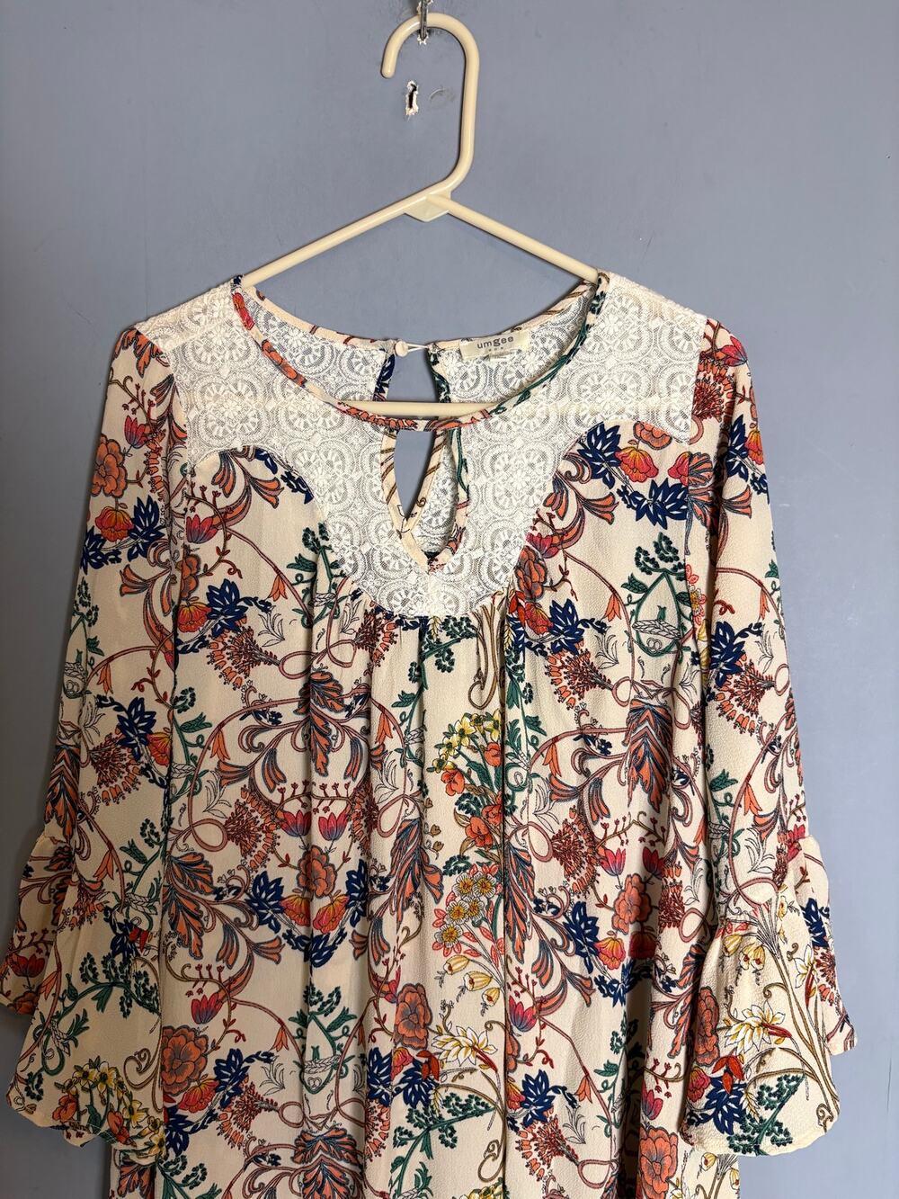 Umgee Floral Lace Cream Multicolor Blouse Womens Medium Read